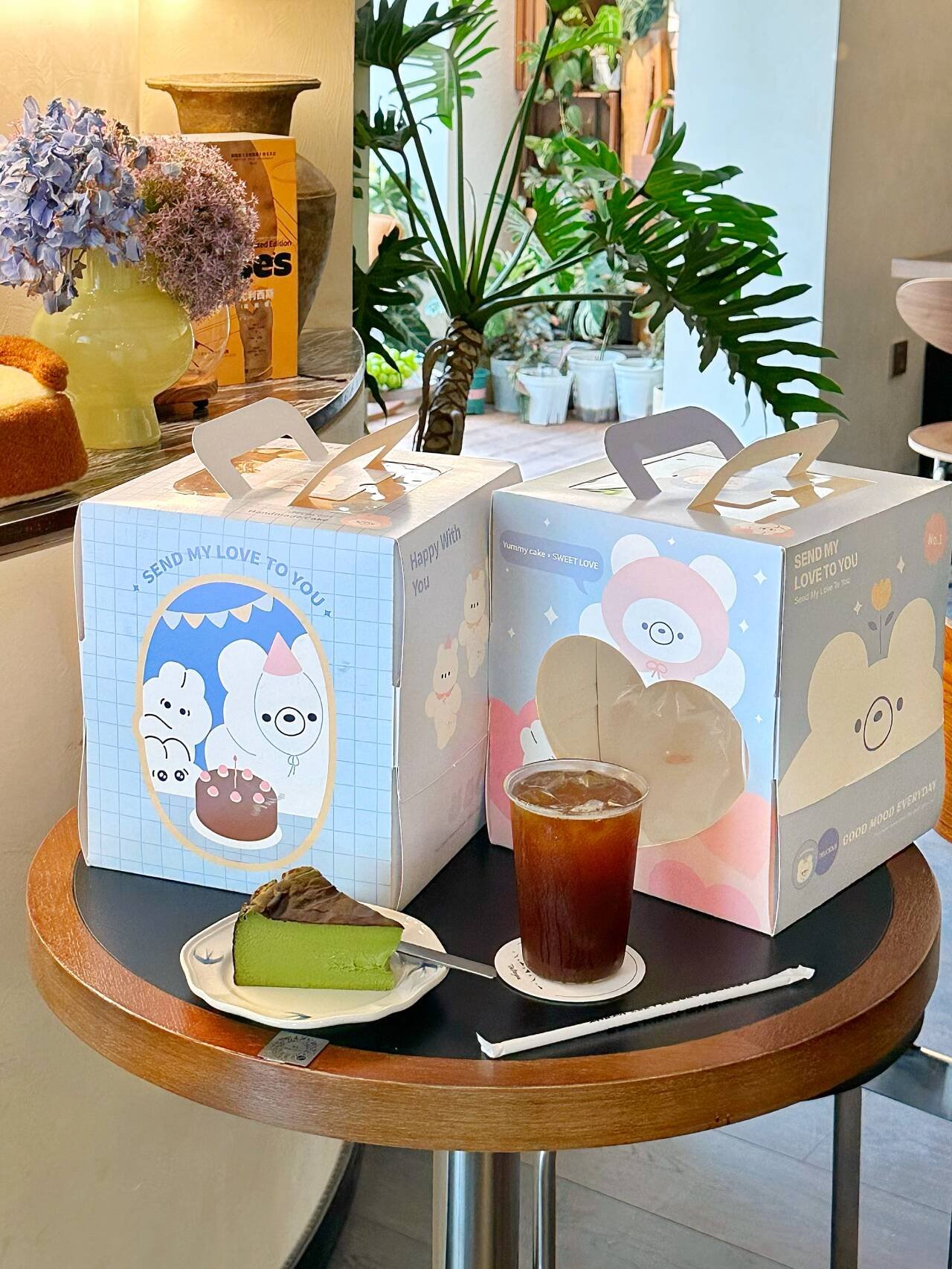 blue striped takeout cake box (复制) blue striped takeout cake box (复制)