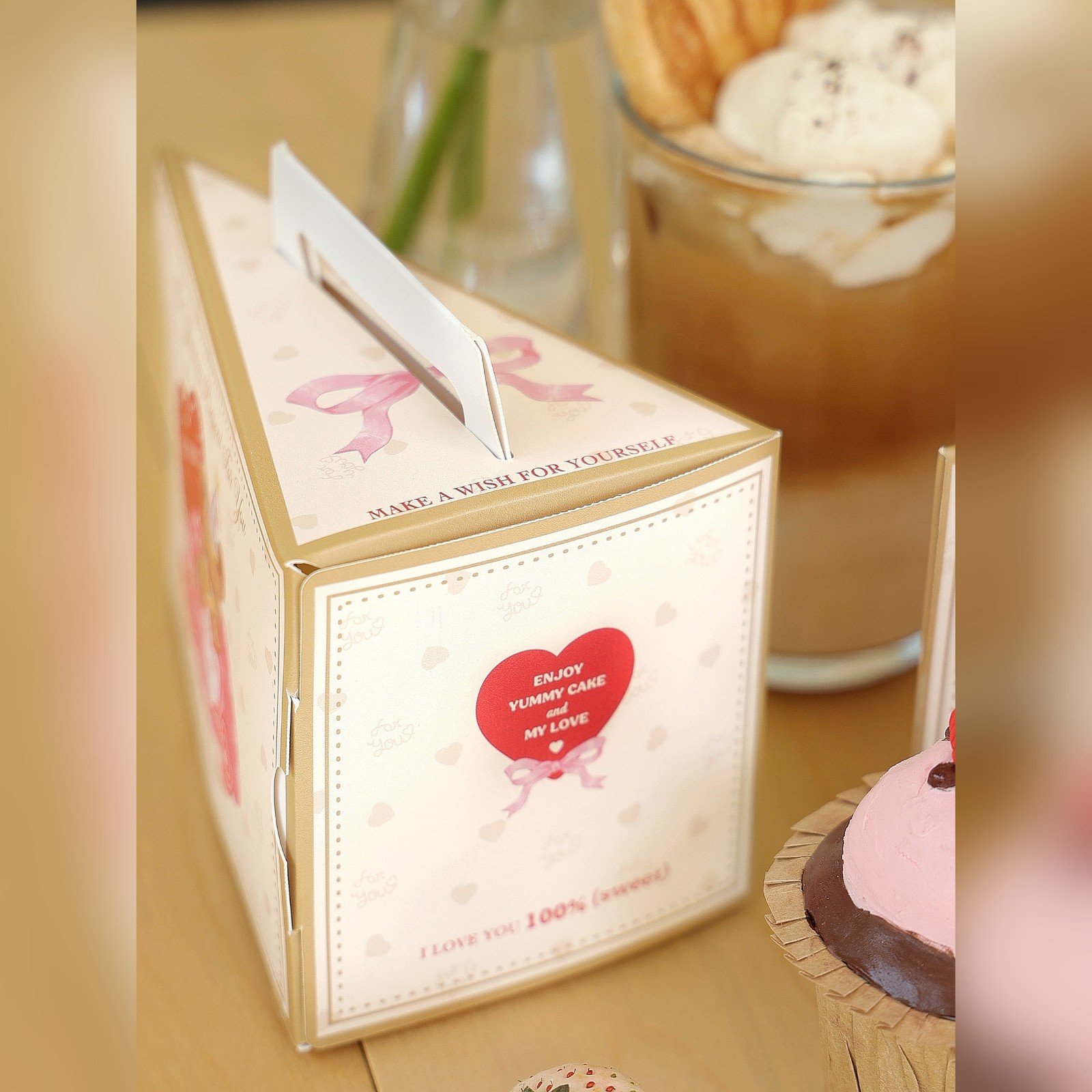 custom pink gift box bear triangular slice cake box Custom Pink Gift Box Bear Triangular Slice Cake Box