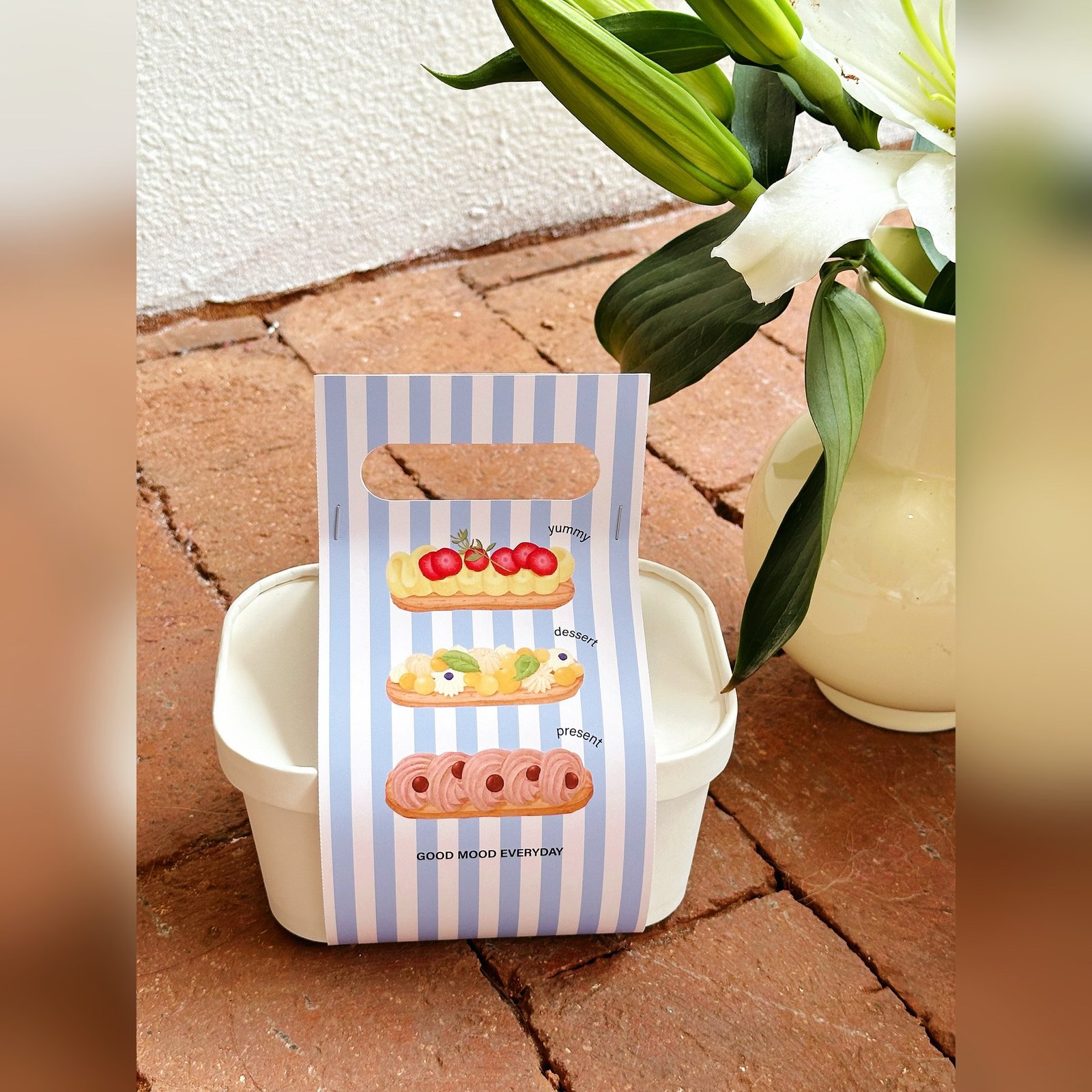 fresh blue stripe carry handle paper sleeve and molded pulp tray set Fresh Blue Stripe Carry-Handle Paper Sleeve and Molded Pulp Tray Set