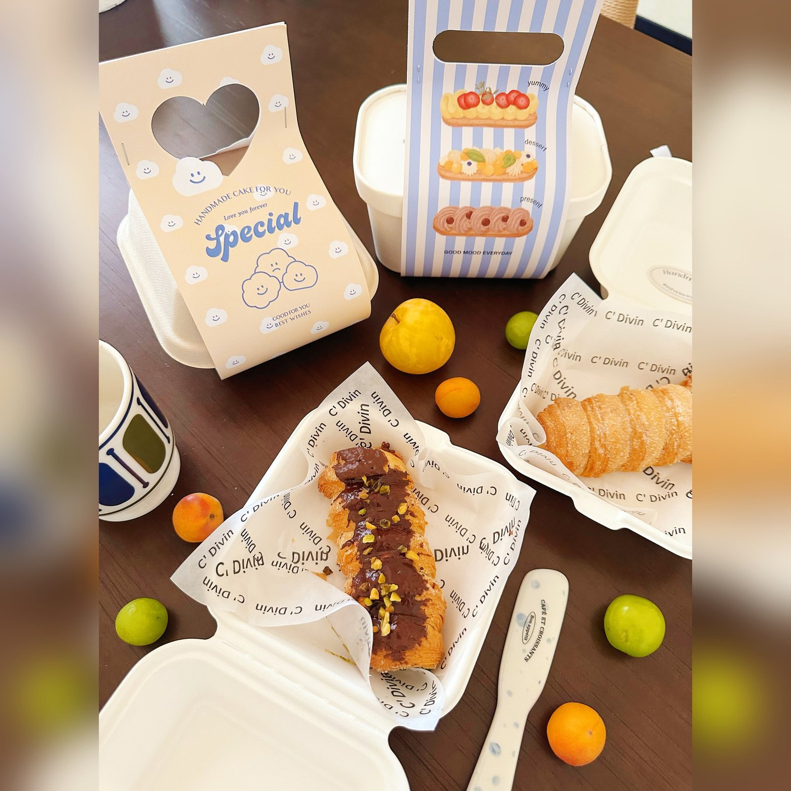 fresh blue stripe carry handle paper sleeve and molded pulp tray set Fresh Blue Stripe Carry-Handle Paper Sleeve and Molded Pulp Tray Set
