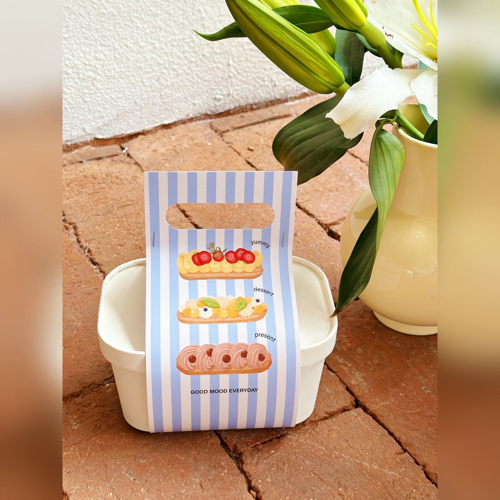 fresh blue stripe carry handle paper sleeve and molded pulp tray set Fresh Blue Stripe Carry-Handle Paper Sleeve and Molded Pulp Tray Set