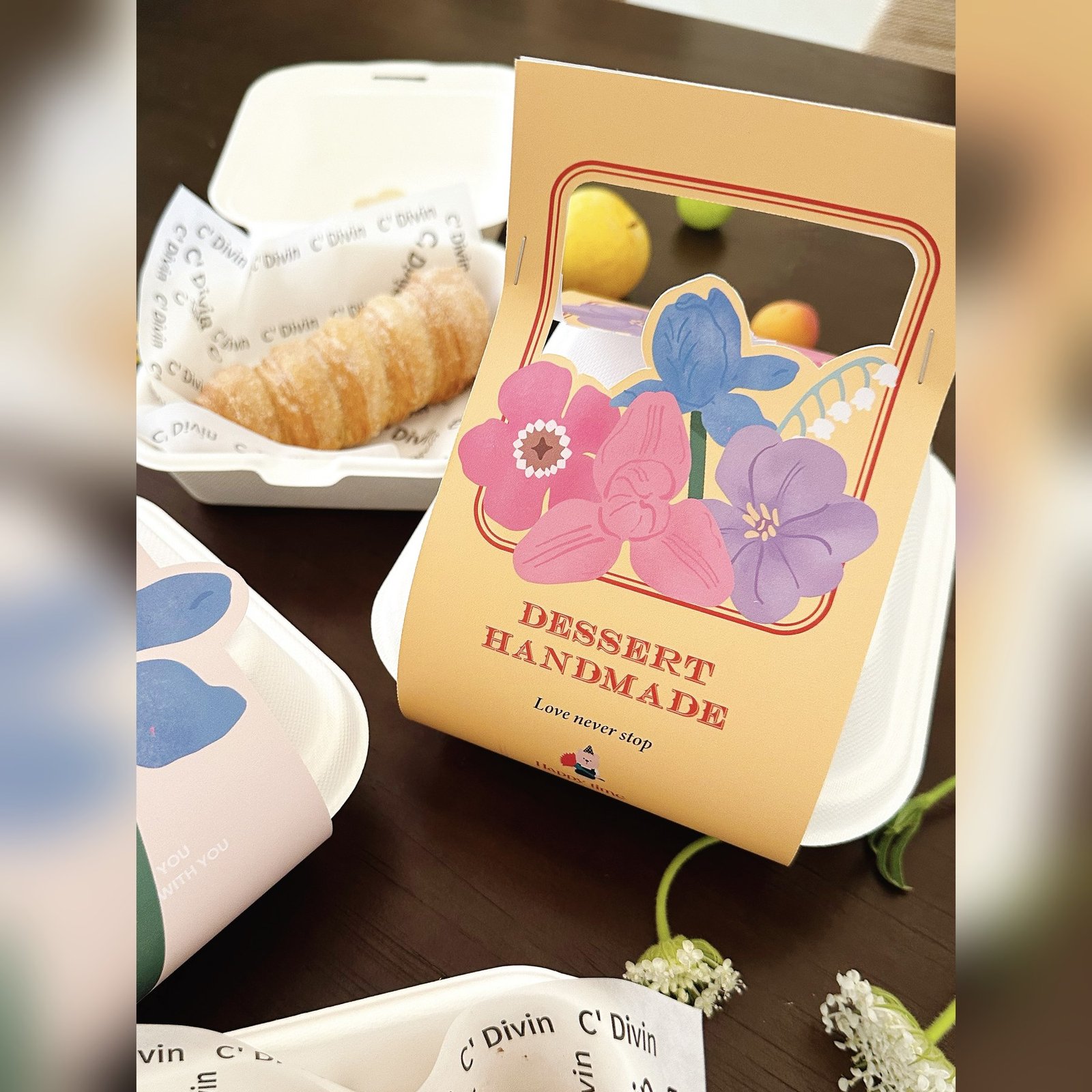 handmade floral carry handle paper sleeve and molded pulp tray set Handmade Floral Carry-Handle Paper Sleeve and Molded Pulp Tray Set
