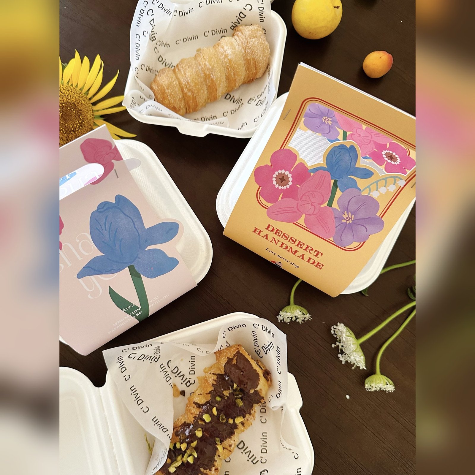 handmade floral carry handle paper sleeve and molded pulp tray set Handmade Floral Carry-Handle Paper Sleeve and Molded Pulp Tray Set